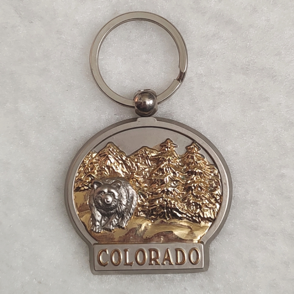 Colorado Keychain Silver Gray Gold Tones Bear Mountains Trees Key Chain Ring